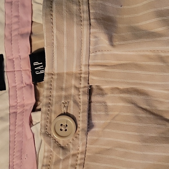 GAP tan with white stripe capris. - Picture 3 of 4